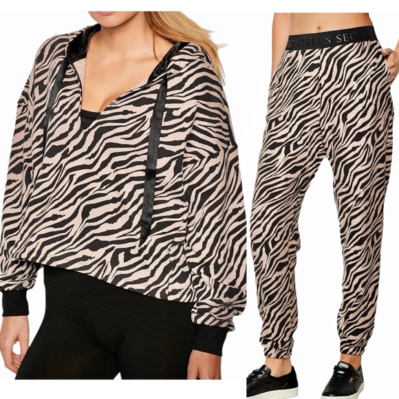 Victoria's Secret Pants - ♦️SOLD♦️Victoria’s Secret Zebra Fleece Jogger Set